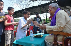 The Governor of Arunachal Pradesh Shri PB Acharya and States First Lady Smt Kavita Acharya celebrate the festive occasion of Holi with differently abled childrens of Donyi-Polo Mission School for the hearing and visually impaired, Chimpu  on 13th March 2017. 